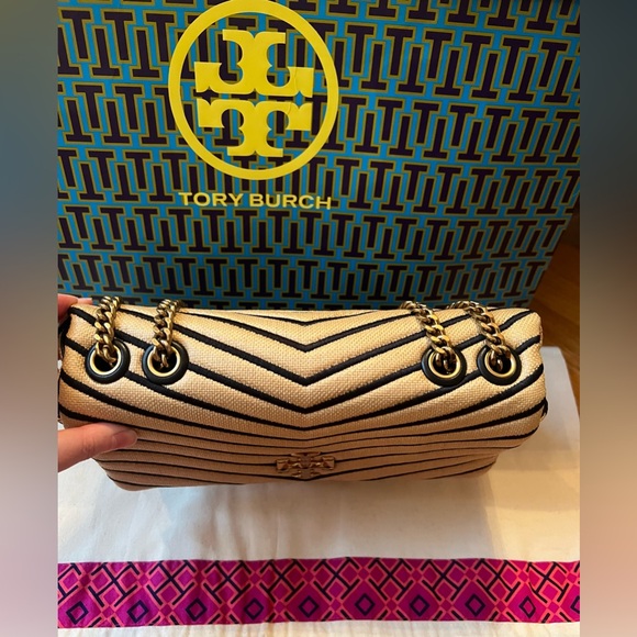 Tory Burch Kira Soft Straw Convertible Shoulder Bag - Picture 7 of 16